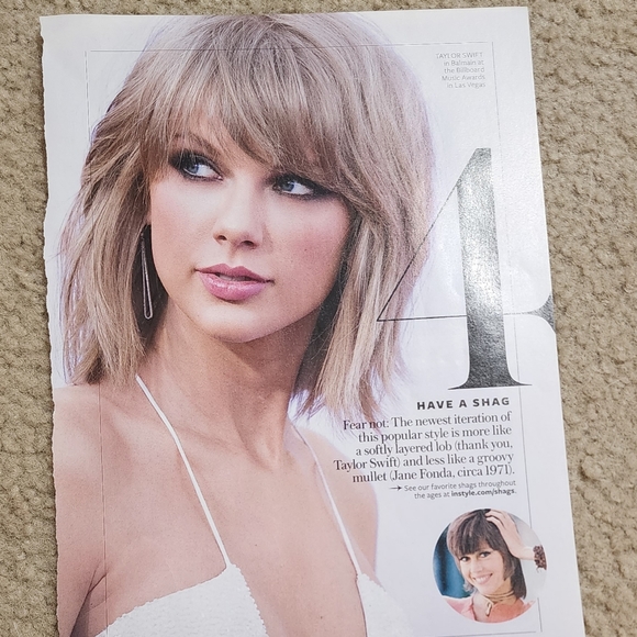 Taylor Swift Pinup - Picture 1 of 1